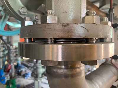 鄱陽(yáng)縣生活垃圾焚燒發(fā)電廠項(xiàng)目汽輪發(fā)電機(jī)本體潤(rùn)滑油管道焊接工程